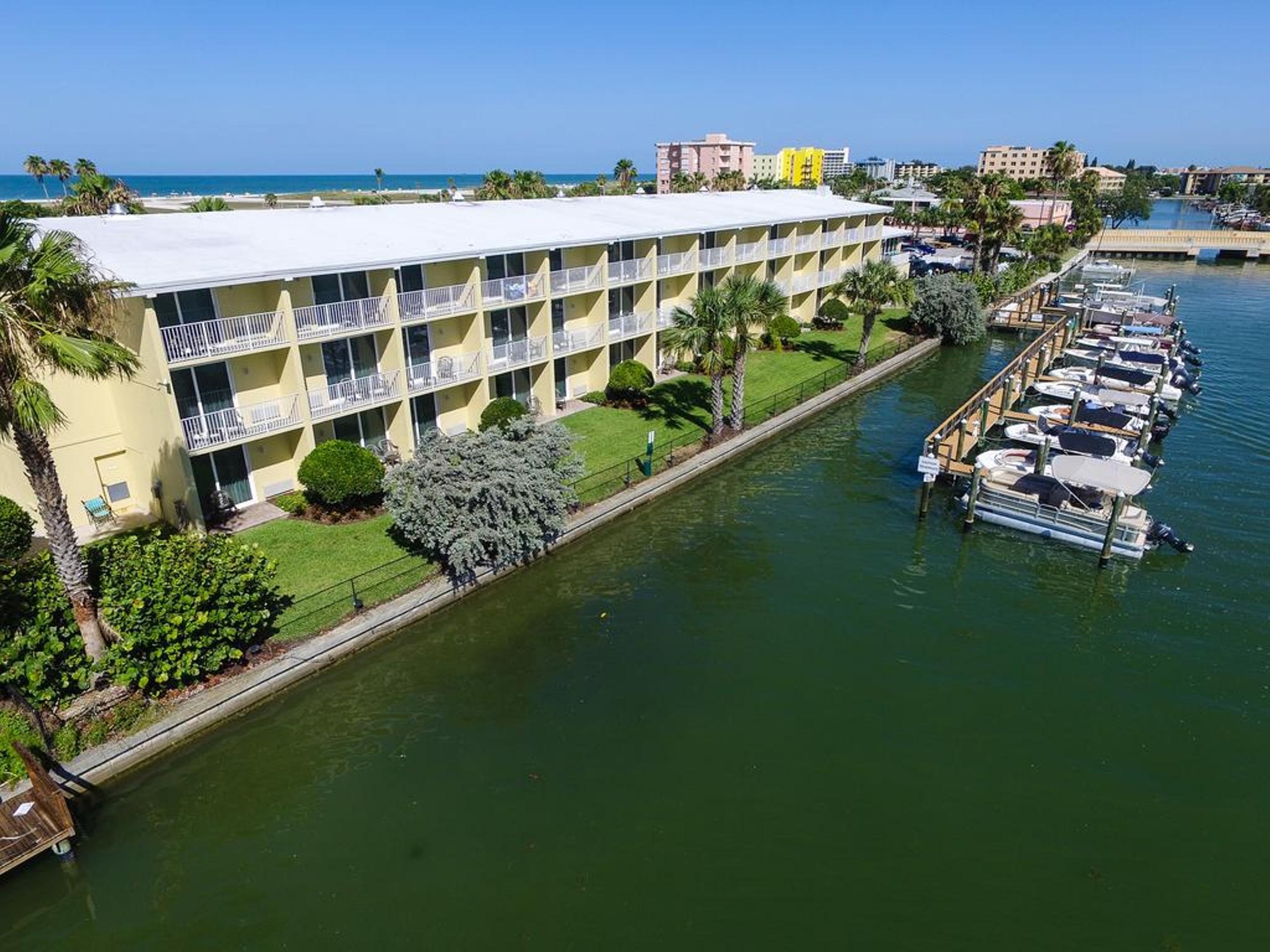 Treasure Island Hotel And Marina St. Pete Beach Eksteriør billede