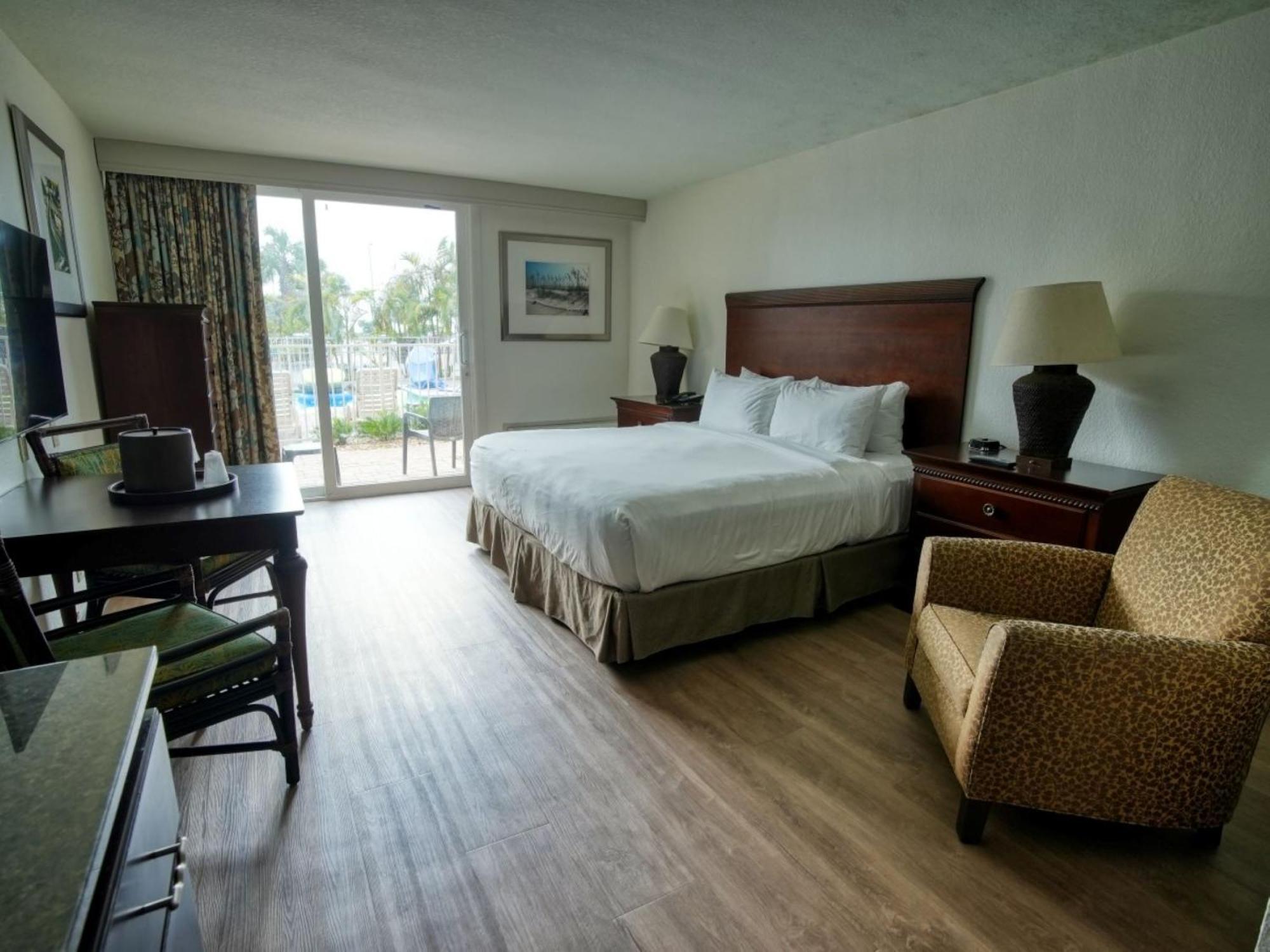 Treasure Island Hotel And Marina St. Pete Beach Eksteriør billede