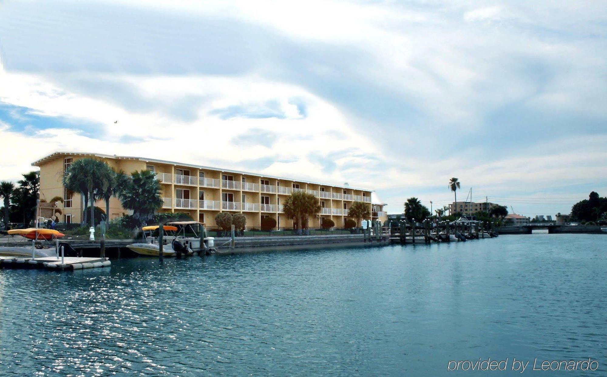 Treasure Island Hotel And Marina St. Pete Beach Eksteriør billede